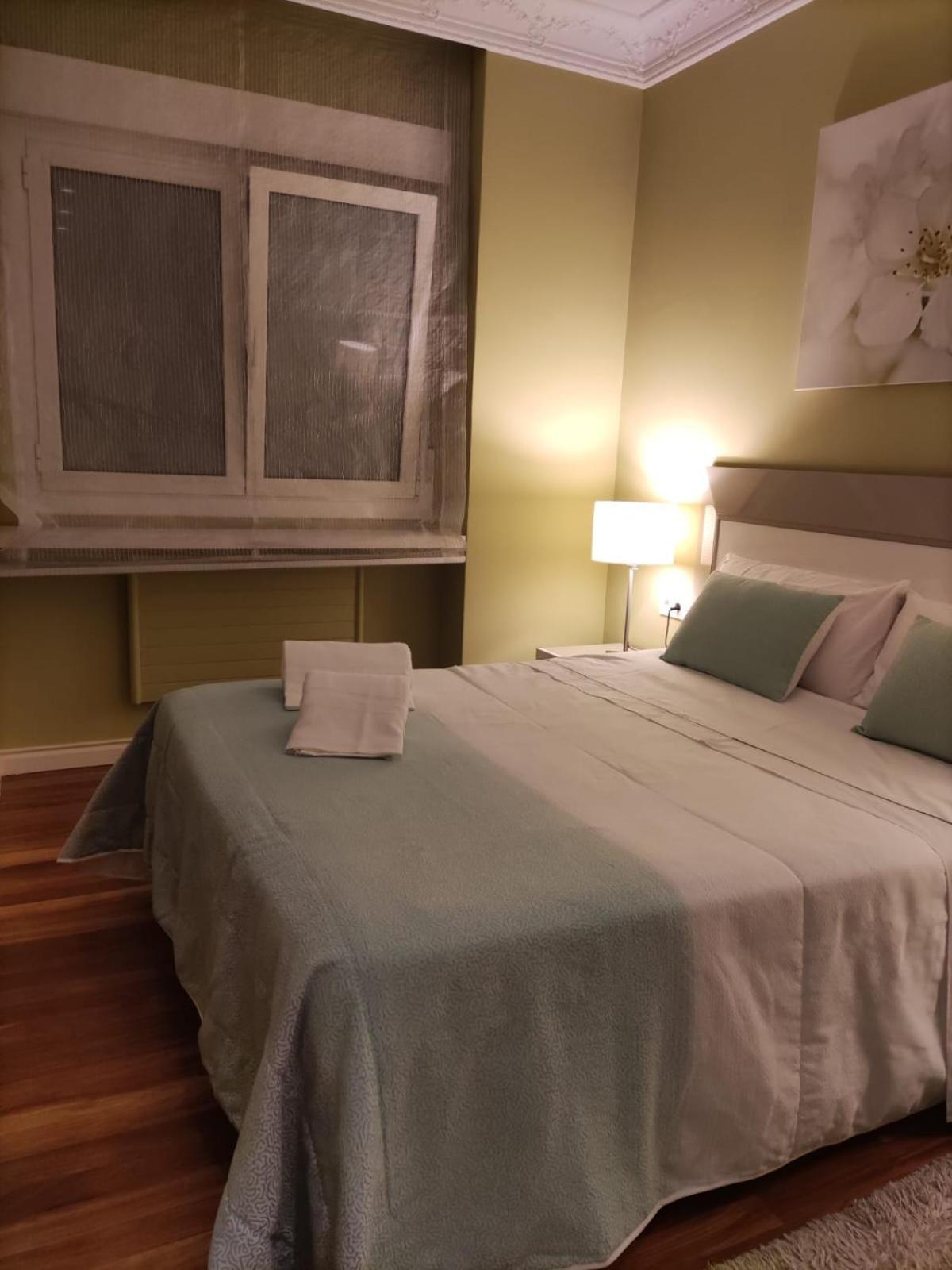 Habitacion En Vivienda Gran Via Бильбао Номер фото